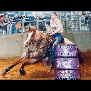 Meet your Posher, Chloe